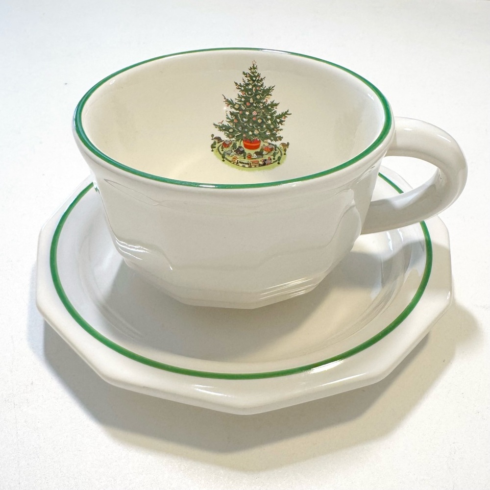 Pfaltzgraff Christmas Heritage Flat Cup & Saucer Stoneware Holiday‎ Tree Set VTG